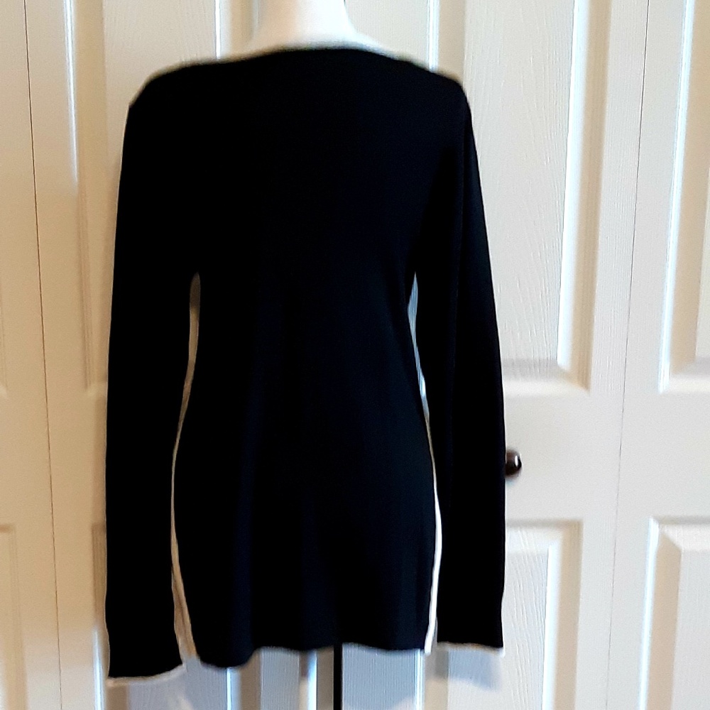 Peek a boo lace sweater - Picture 2 of 8
